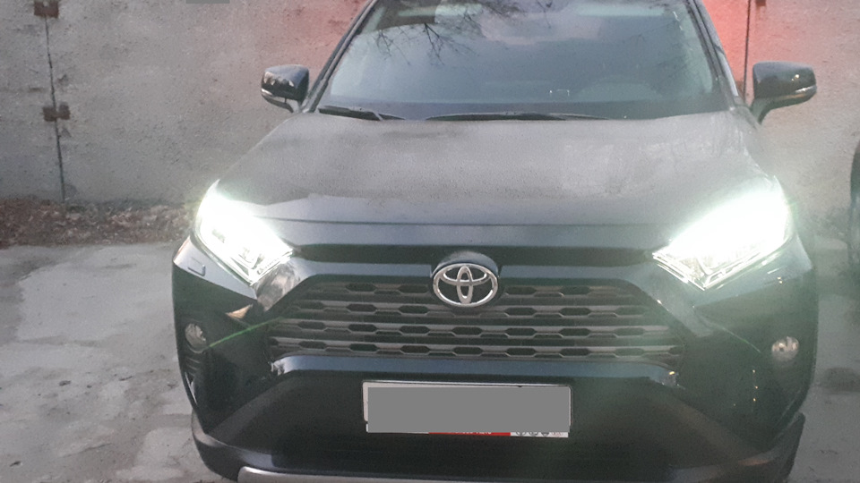 Toyota RAV4 Синий Фурий