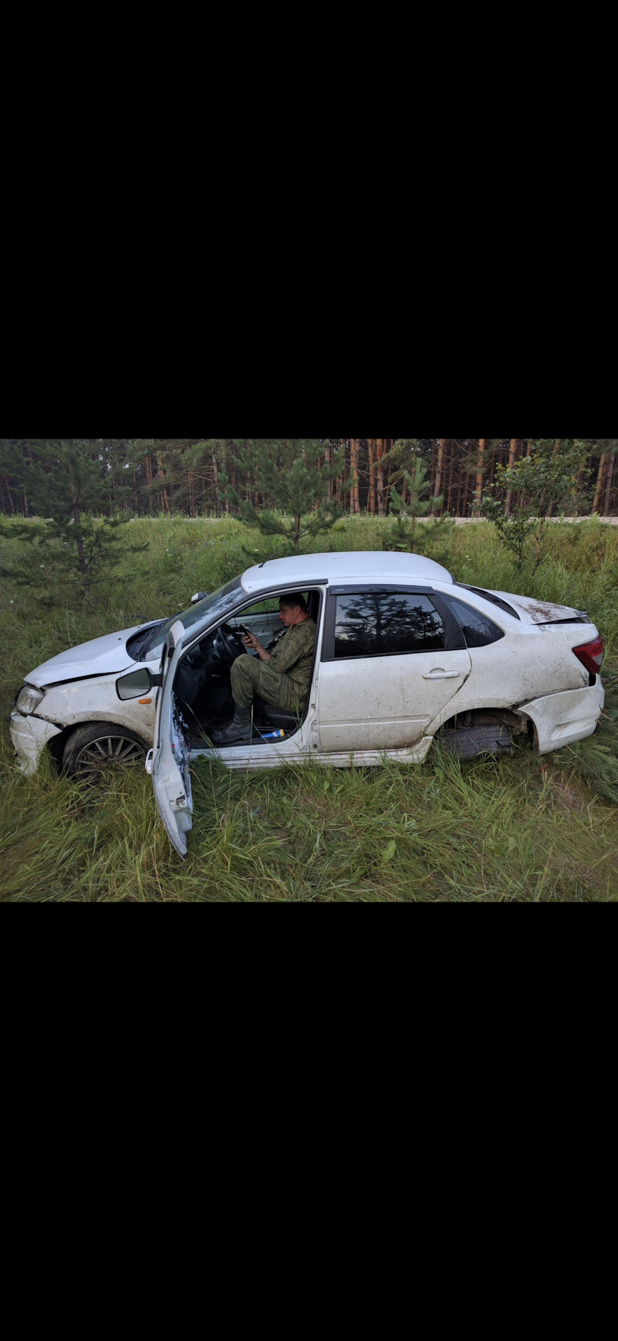 Мой товарищ сидит музыку слушает)) — Lada Granta Sport