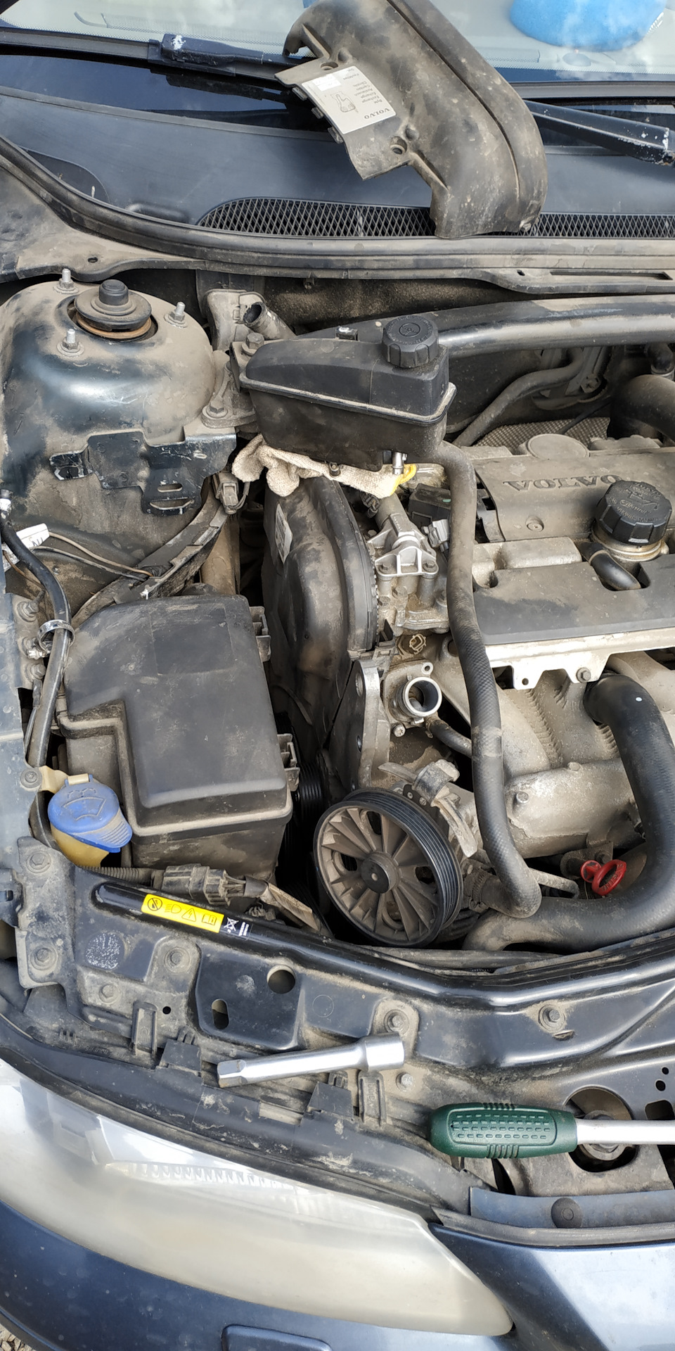Зло — Volvo S60 (1G)