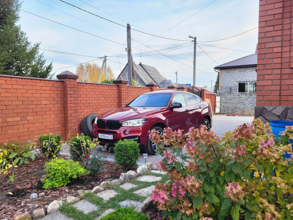 Вечером стекло особенно красиво — BMW X6 (F16)