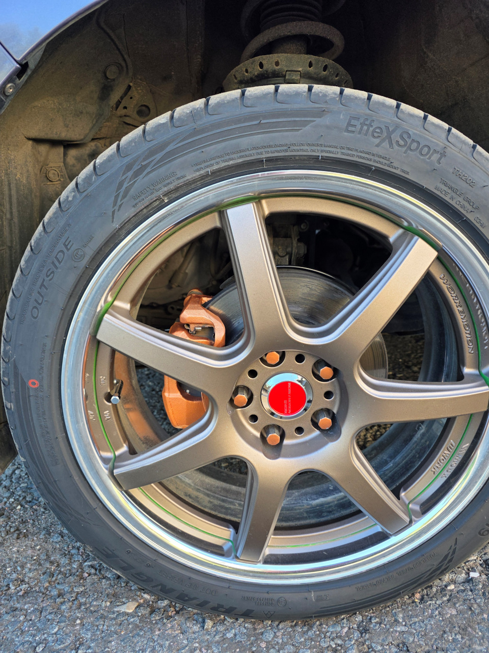 Photo from the logbook Honda Stepwgn (5G). Found on photo: Triangle TH202 EffeXSport