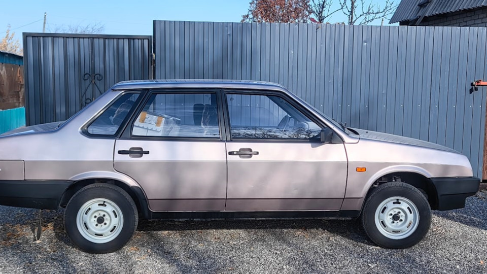 Lada 21099