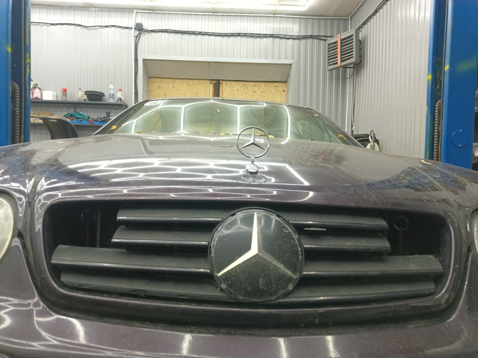 Окна для доступа к замкам капота — Mercedes-Benz CL (W215)