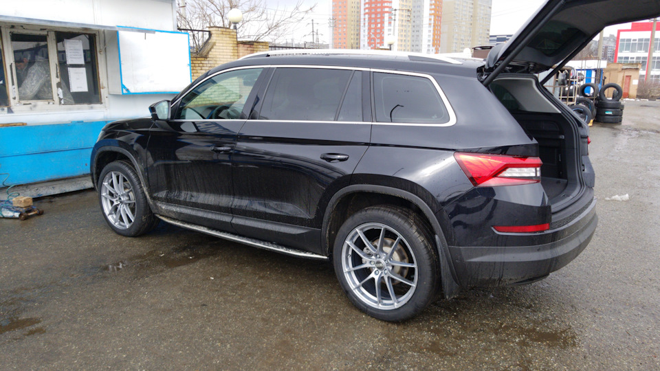 вот под углом вид обалденный у колес на мой взгляд — Skoda Kodiaq (1G)