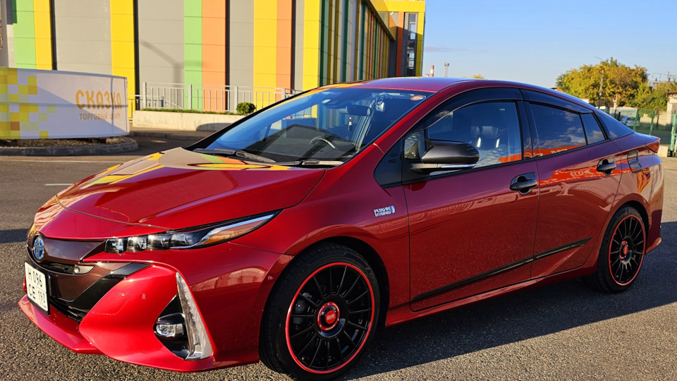 Toyota Prius PHV-52