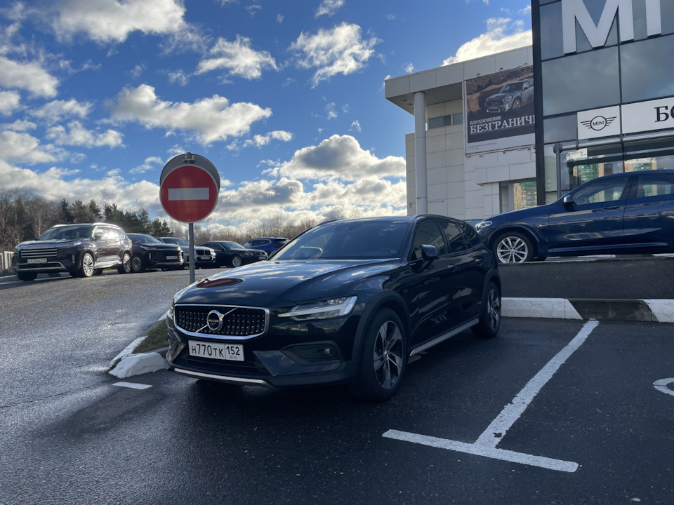 С новым стеклом) — Volvo V60 Cross Country (2G)