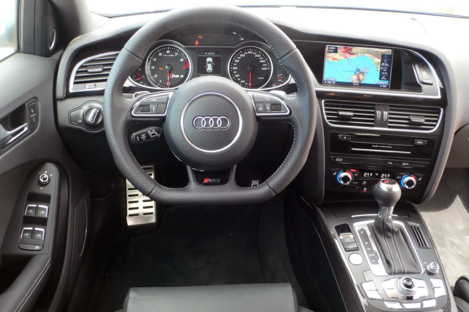 интерьер RS4 — Audi Q5 (1G)