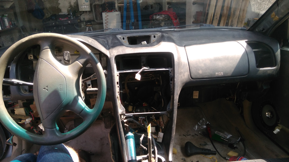 Накинул панель от Европы. — Mitsubishi Galant (8G)
