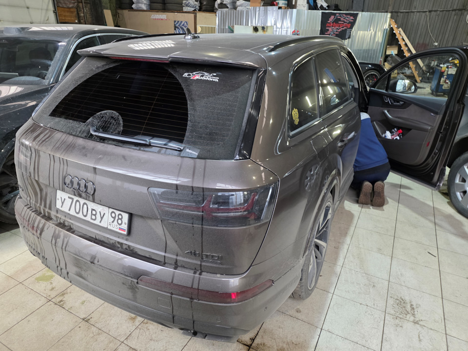 А вот теперь на Шоколадке уже правильная метла! — Audi Q7 (2G)