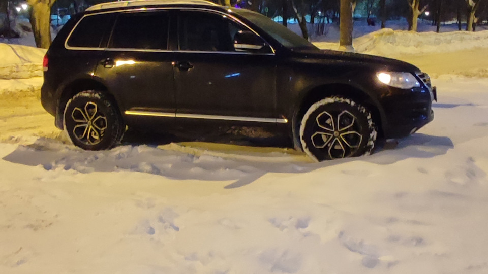 Volkswagen Touareg Чёрный ⚫