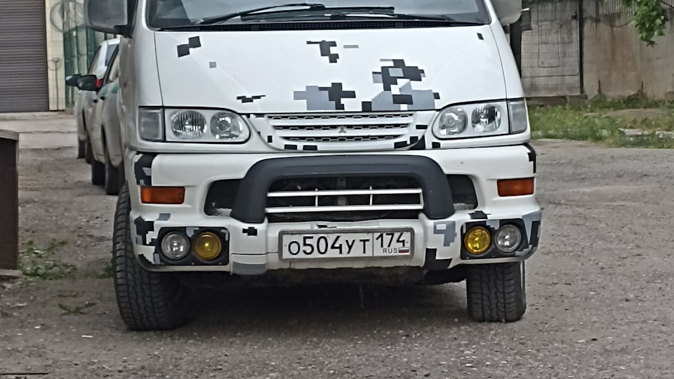 Mitsubishi Delica Бусик