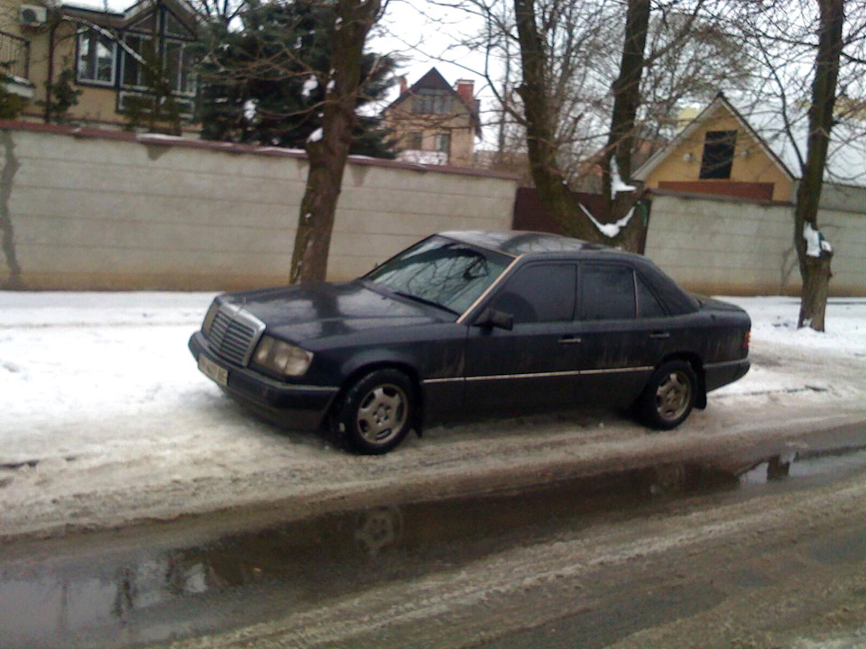 Фото в бортжурнале Mercedes-Benz E-Class (W124)
