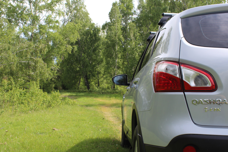 ))) — Nissan Qashqai (1G)