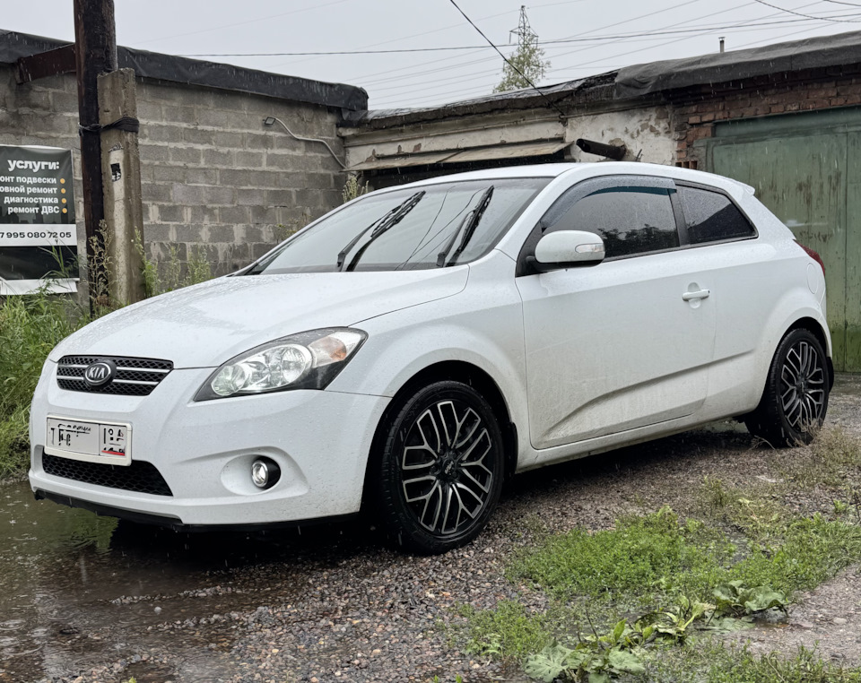 Фото в бортжурнале KIA Ceed (1G). Запчасти на фото: 995080