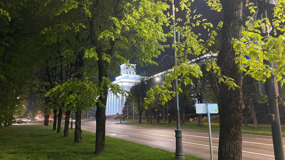 Вечерний центр… — Mitsubishi Outlander XL