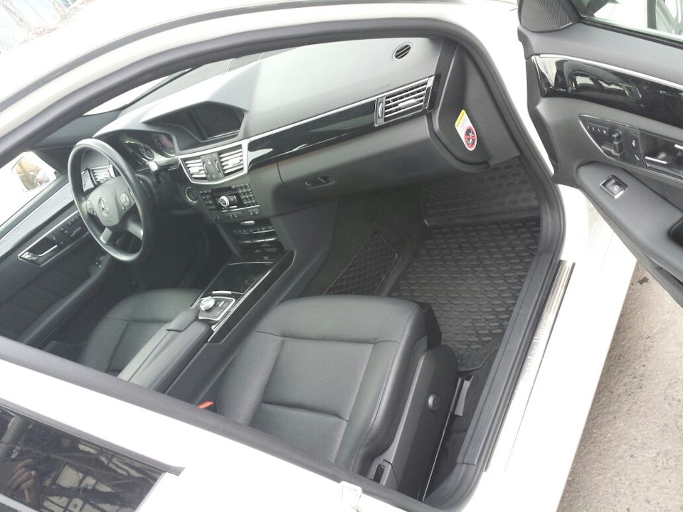 Фото в бортжурнале Mercedes-Benz E-Class (W212)