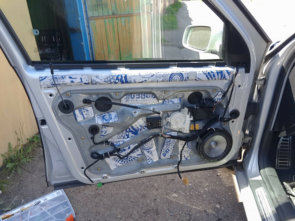 Щит — Volkswagen Bora (1G)