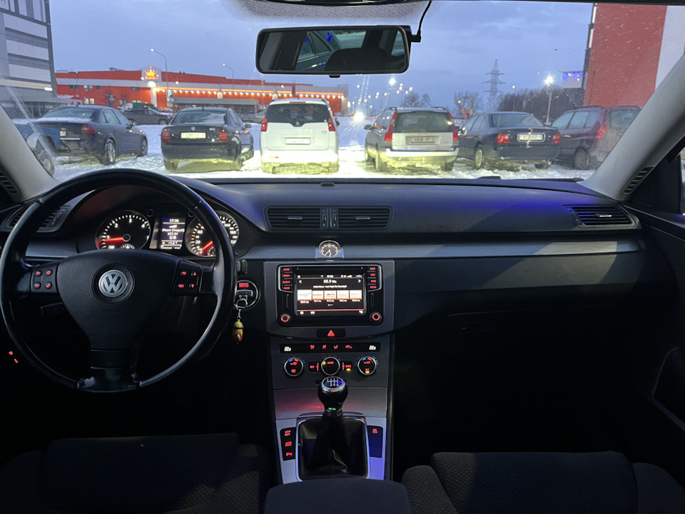 После в темное время суток. — Volkswagen Passat B6