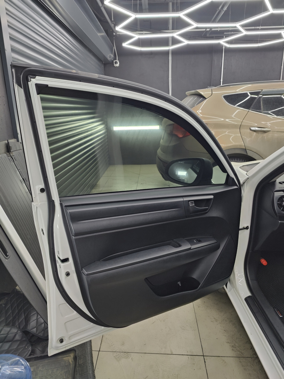 Фото в бортжурнале Toyota Corolla Fielder (E160)