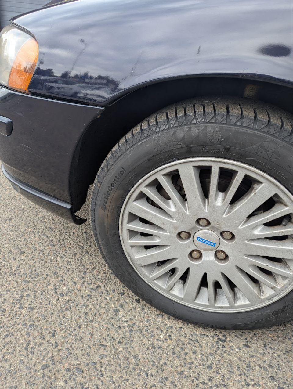гиславед — Volvo S60 (1G). Запчасти на фото: Gislaved ArcticControl