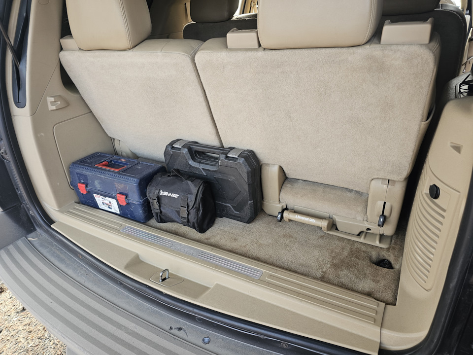 Фото в бортжурнале Cadillac Escalade (3G)