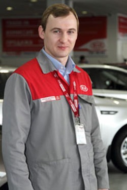 Кривобок Сергей — Мастер приемщик слесарного цеха. Фото с www.kia-maryino.ru — KIA Ceed (2G)