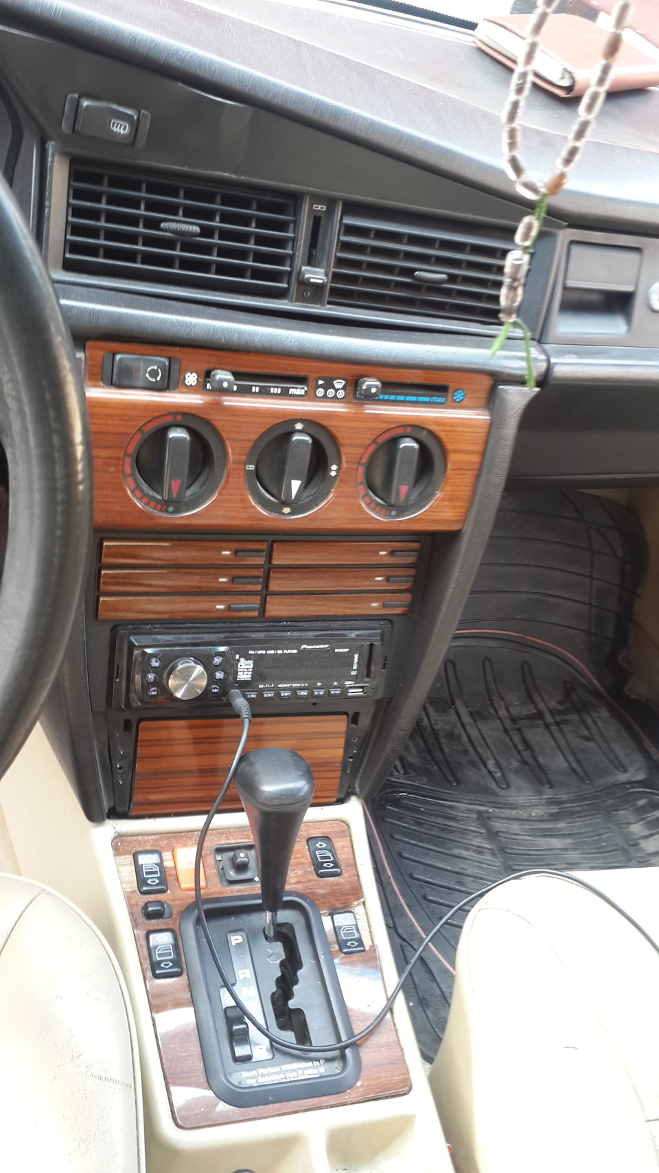 Фото в бортжурнале Mercedes-Benz 190 (W201)
