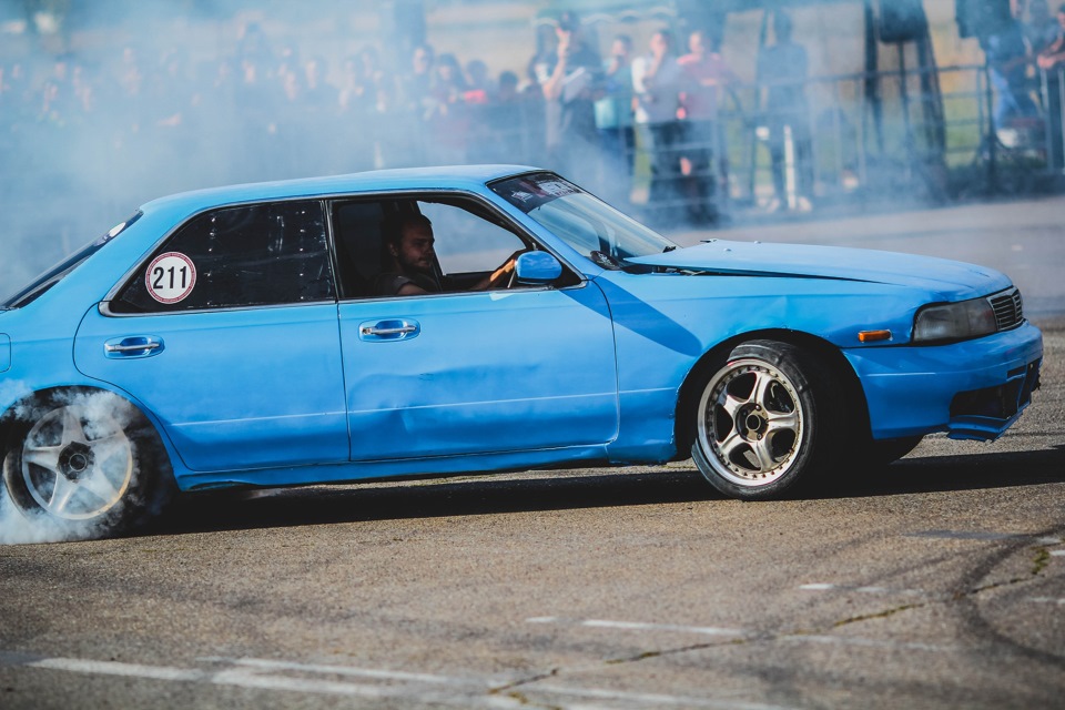 Фото в бортжурнале Nissan Laurel (C34)