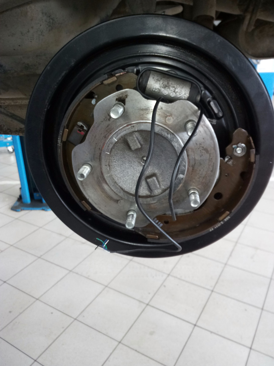Сборка тормозов. — Suzuki Jimny (1G)