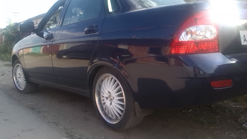 Lada Приора Седан Лада Импреза)