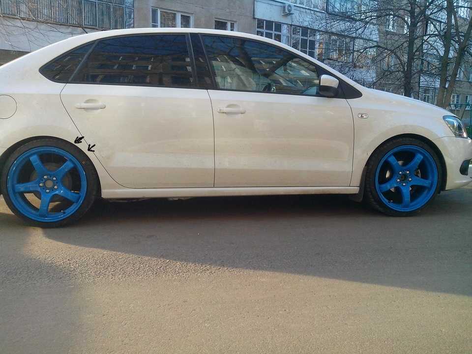 Трёт в этом месте может если приподнять на 5-8мм задевать не будет! — Volkswagen Polo Sedan