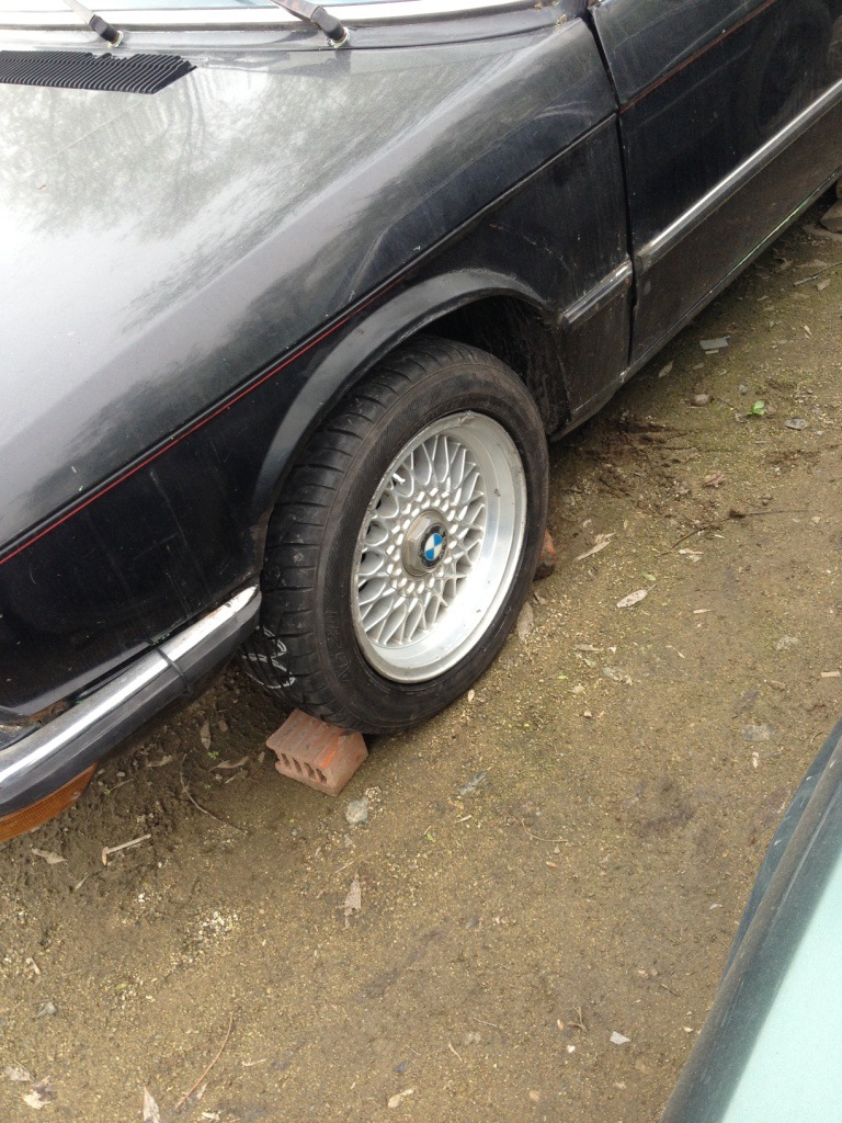 Фото в бортжурнале BMW 5 series (E12)