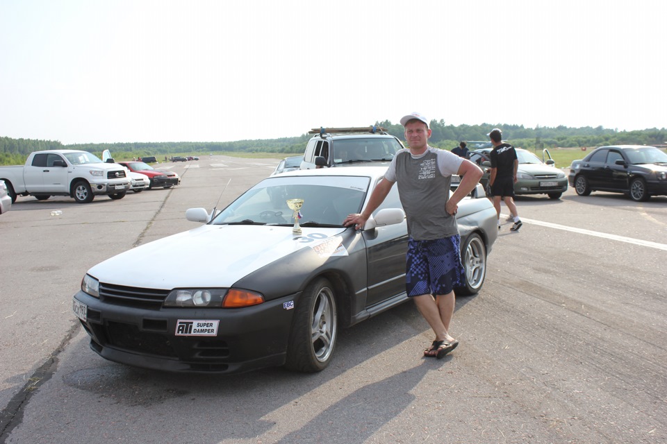 Виталик) — Nissan Skyline (R33 Series 2)