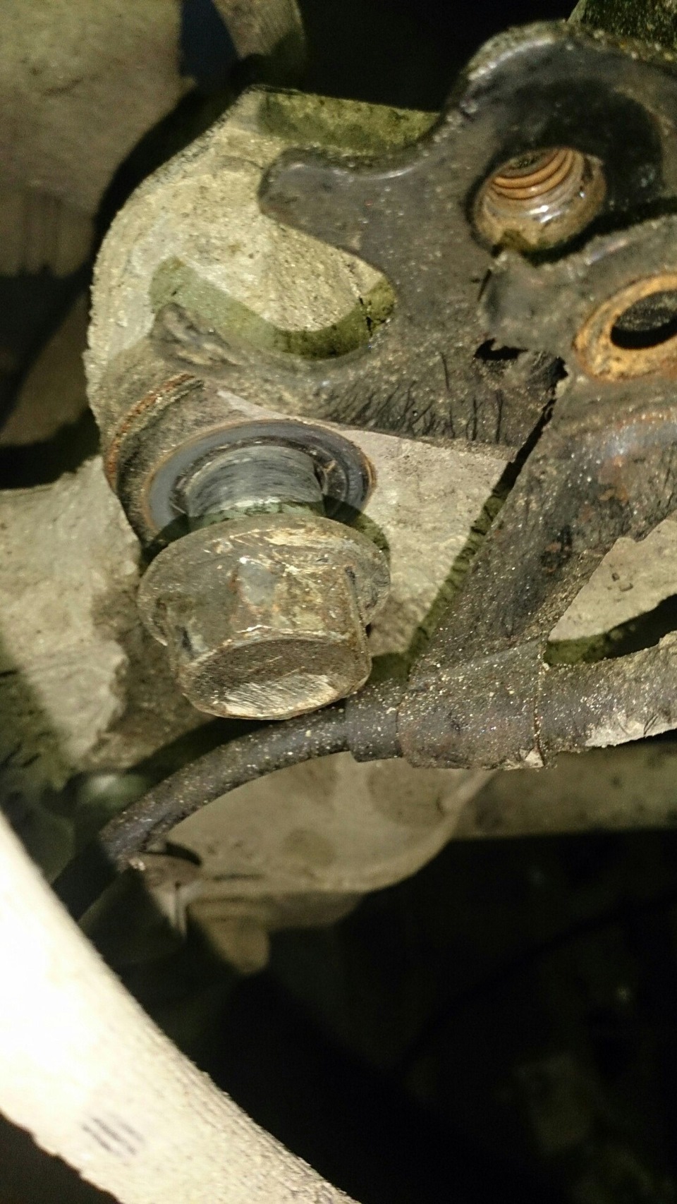 Фото в бортжурнале Toyota Avensis I