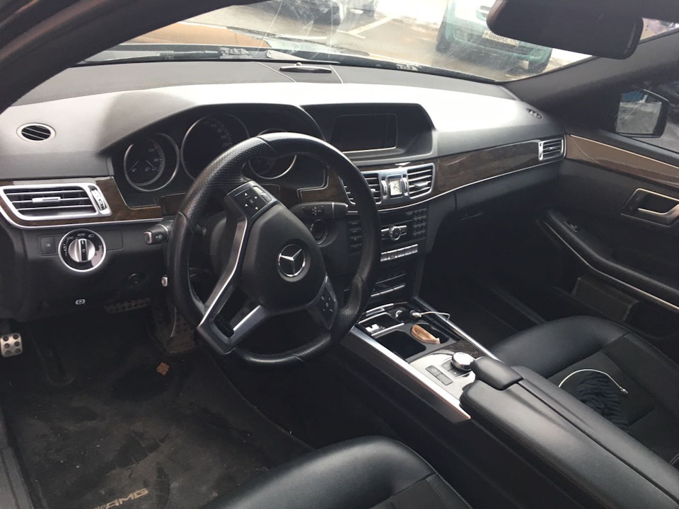 Фото в бортжурнале Mercedes-Benz E-Class (W212)