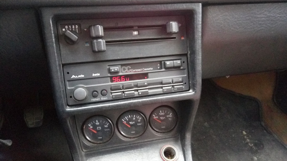 Огонь! — Audi 80 (B2)