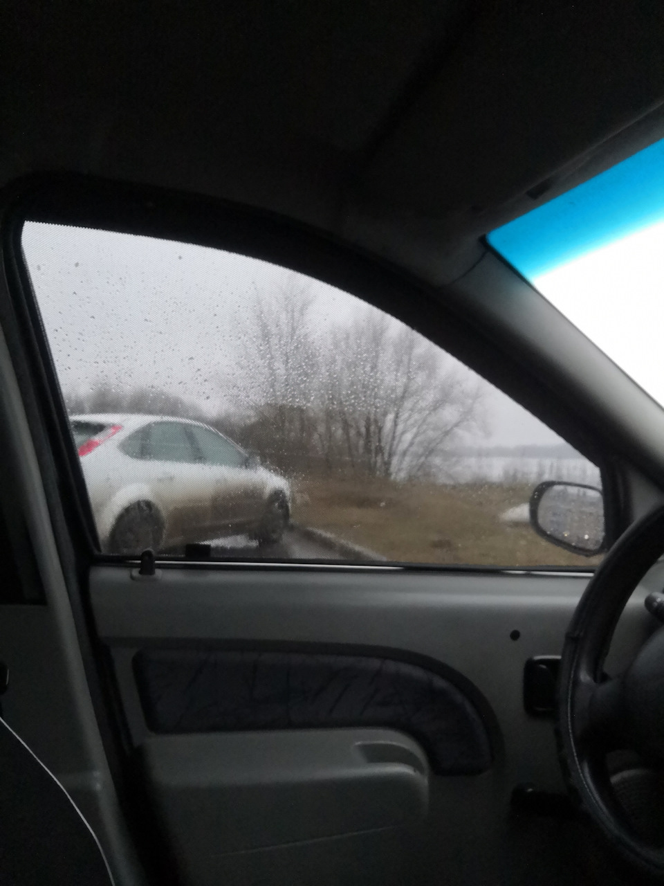 Со шторкой — Renault Logan (1G)