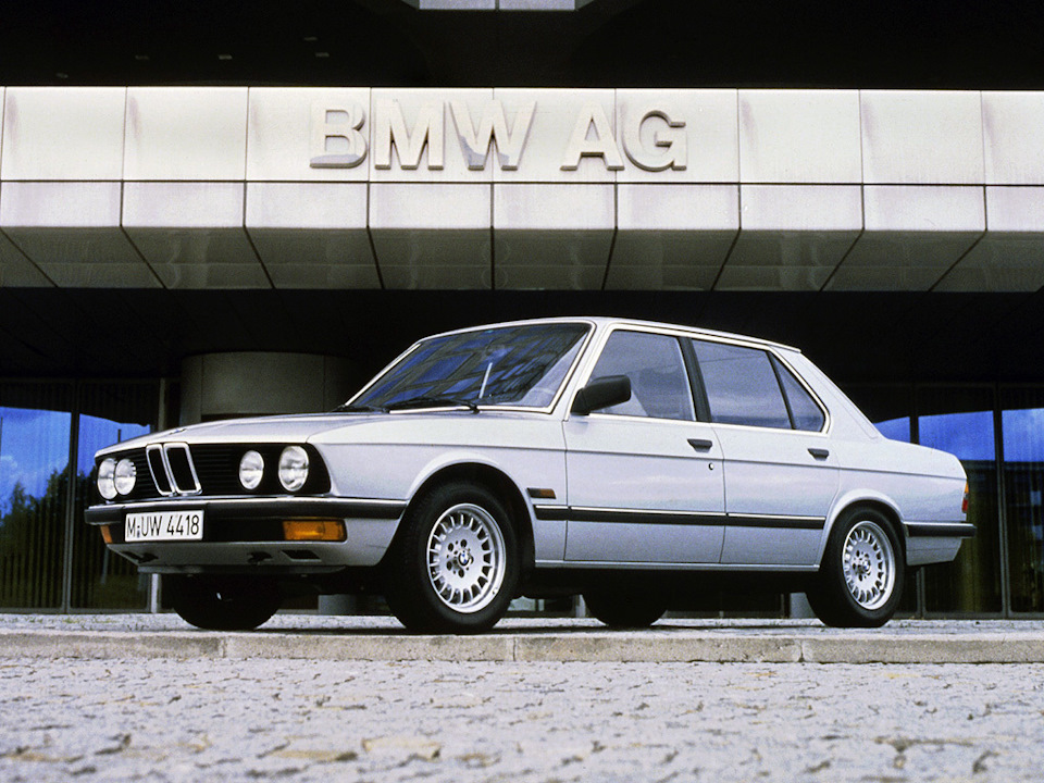 BMW E28 — BMW 5 series (E34)