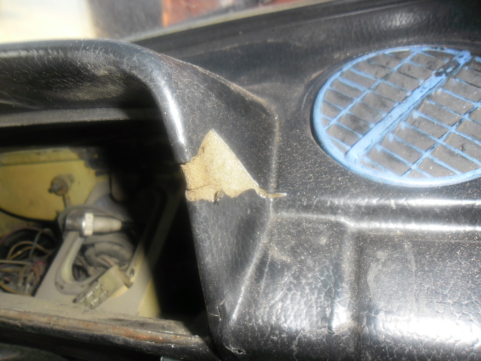 3 — Lada 21013