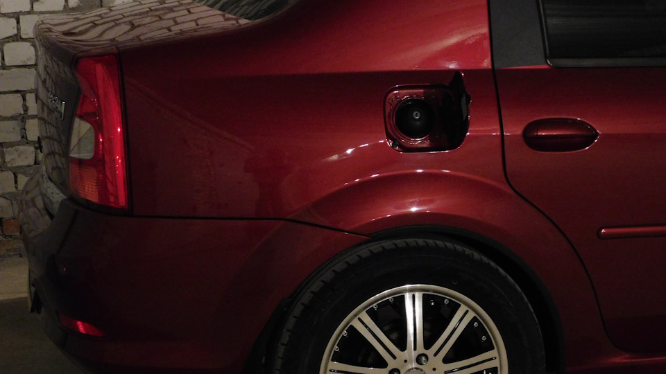 Renault Logan RedMasina de curse