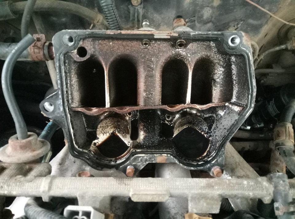 Подлежит тщательной очистке… — Toyota Carina E