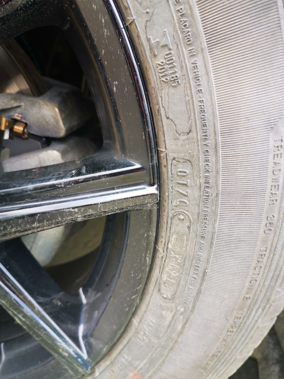 Фото в бортжурнале Toyota RAV4 (IV)
