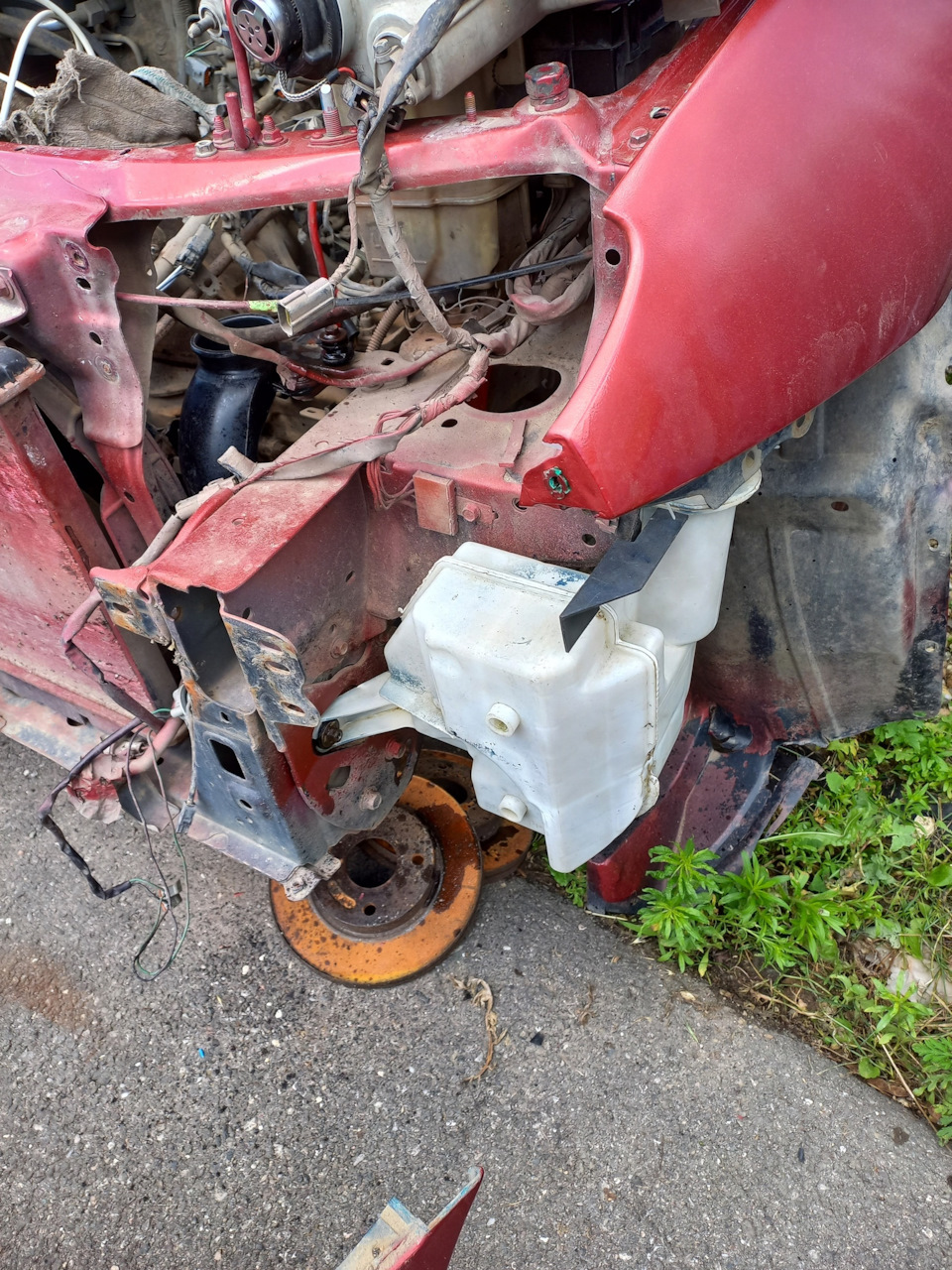 Вернул на место. — Mazda 323 V