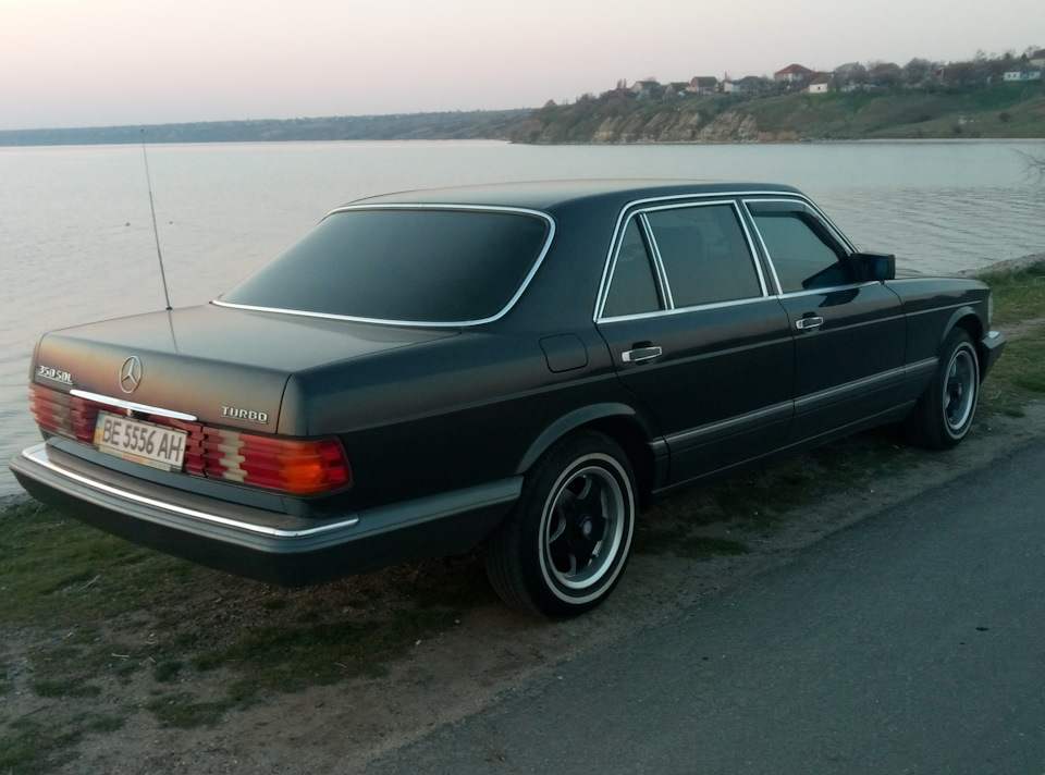 На своём… — Mercedes-Benz S-Class (W126)