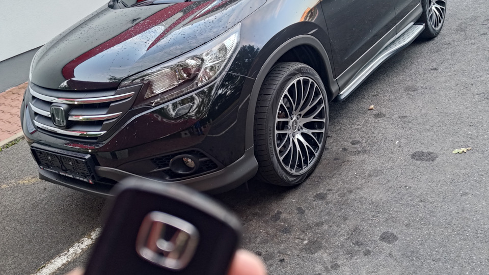Honda CR-V Чёрный танк)