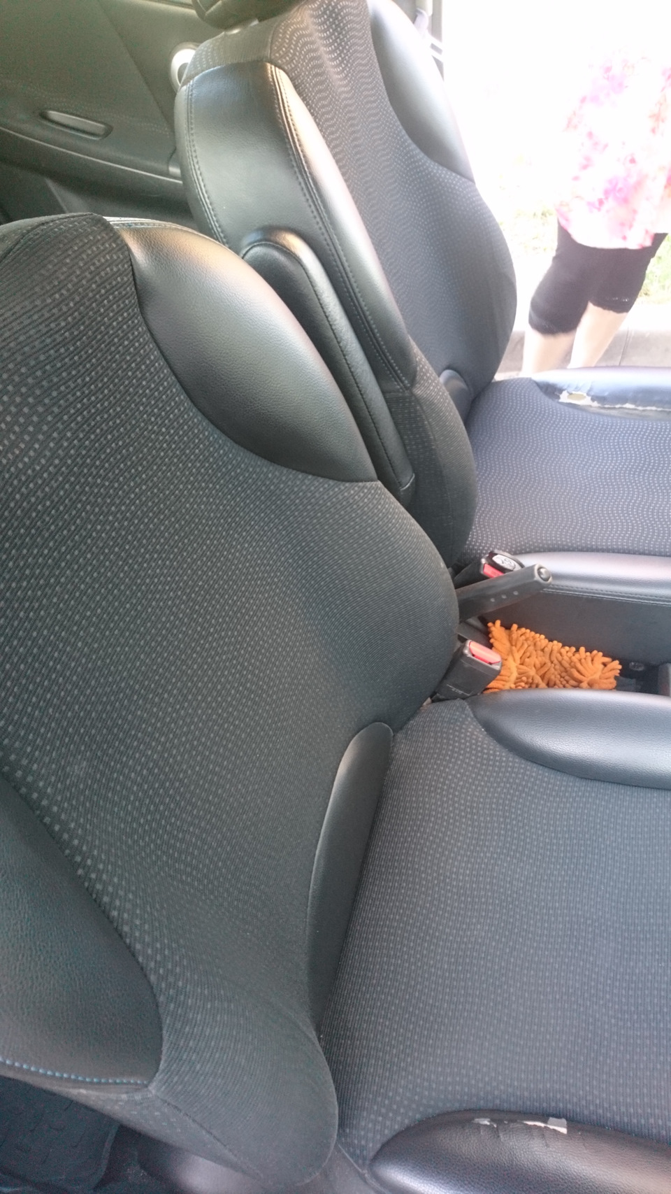 Сравнение. Подушка в пассажирском сидении. — Nissan Note (1G)