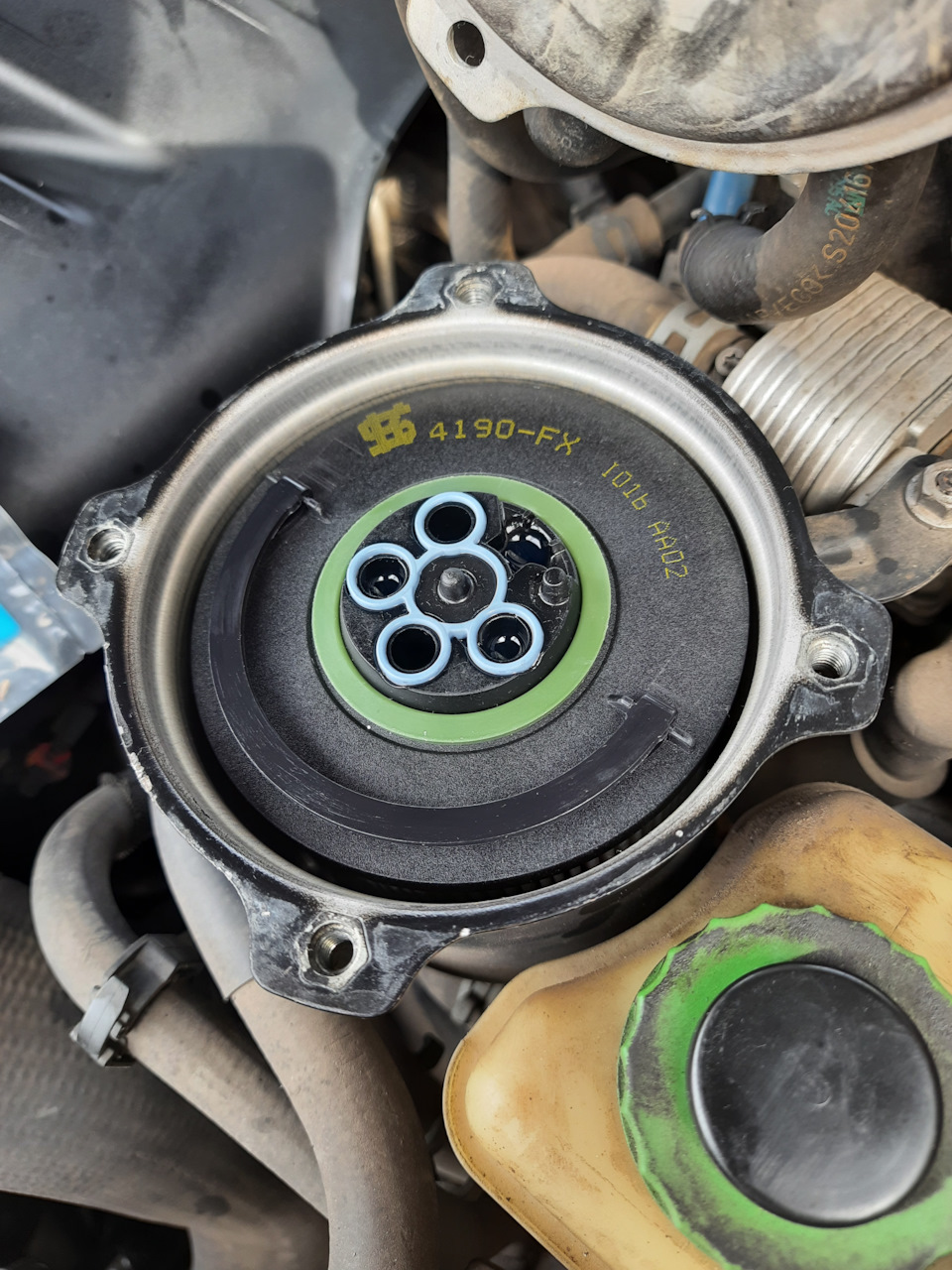 Фото в бортжурнале Volkswagen Touareg (1G). Запчасти на фото: 520416