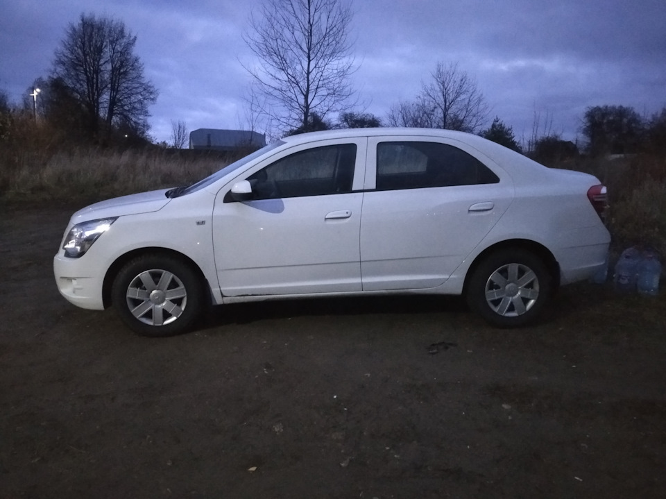общий вид с джентраколпакми — Chevrolet Cobalt (2G)