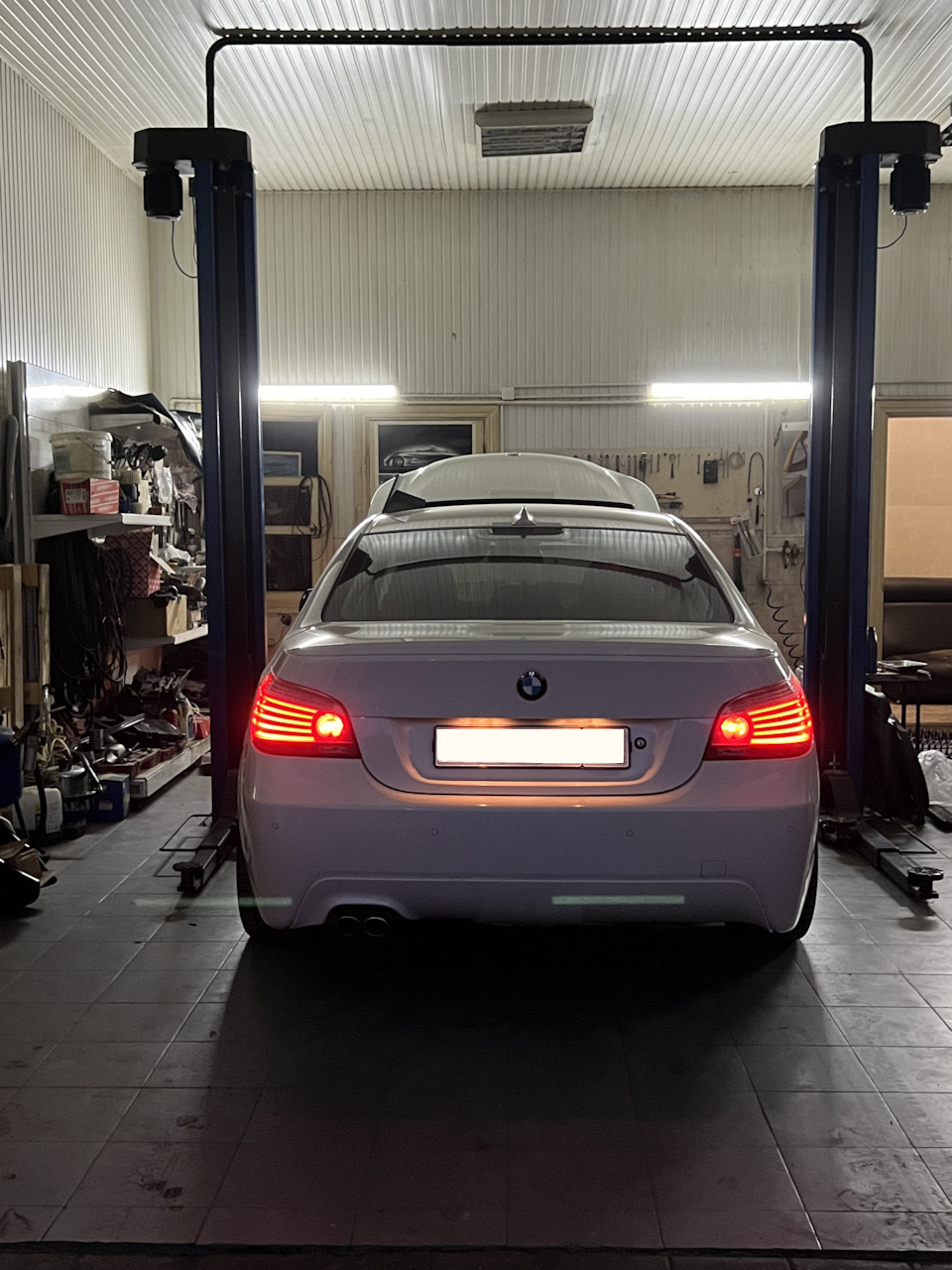 Мне очень нравится заводской м-тех. Намного лучше чем нексия смотрится🗿кто понял, тот понял. — BMW 5 series (E60)