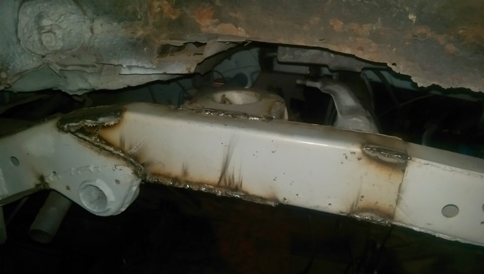 Фото в бортжурнале Nissan Terrano I